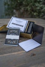 Afbeelding in Gallery-weergave laden, Kampvuur spelletjesbox - Gentleman’s Hardware