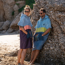 Afbeelding in Gallery-weergave laden, Surfponcho Kiholo  - dikke velours - M - Wave Hawaii