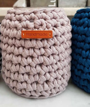 Afbeelding in Gallery-weergave laden, Upcycled potten -  handmade van gerecycled katoen & glas - M