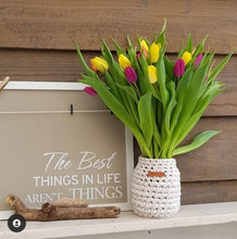 Afbeelding in Gallery-weergave laden, Upcycled potten -  handmade van gerecycled katoen & glas - M