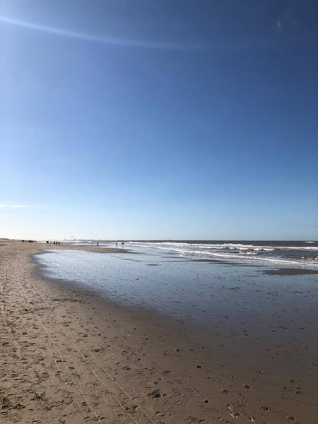 Aan zee zijn en uitwaaien maakt je bewezen gelukkiger!