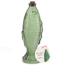 Afbeelding in Gallery-weergave laden, Karaf - vis groen glas - Rex London
