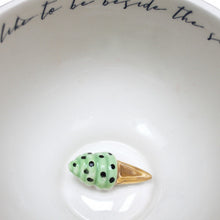 Afbeelding in Gallery-weergave laden, Theekop Octopus &amp; ijsje - By the Sea - House of Disaster

