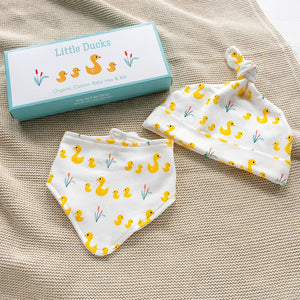 Cadeauset Little Ducks mutsje en slabbertje - Rex London