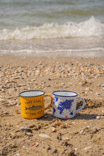 Afbeelding in Gallery-weergave laden, Emaille mok - Take care of the Sea - Batela
